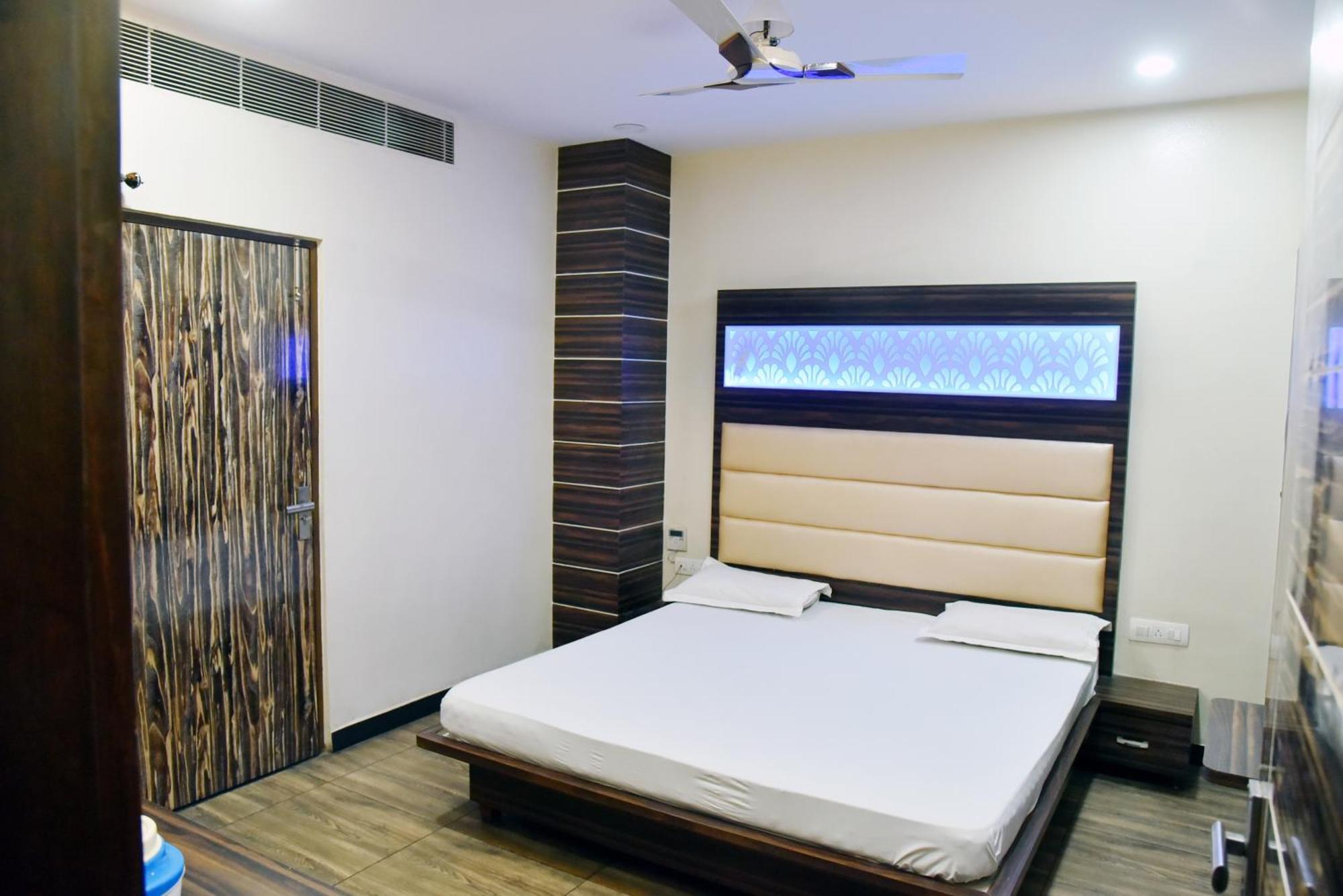 Hotel Midtown & Restaurant Jhunjhunu Esterno foto