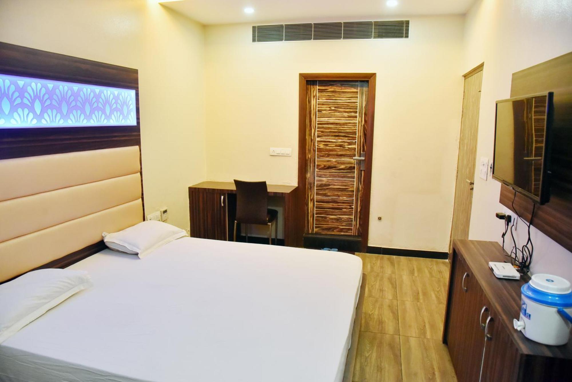 Hotel Midtown & Restaurant Jhunjhunu Esterno foto